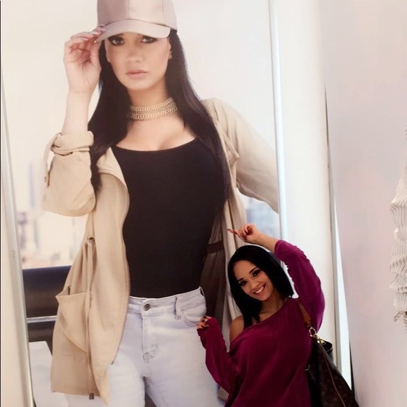 Meet your Posher, Chelsea - Picture 3 of 8